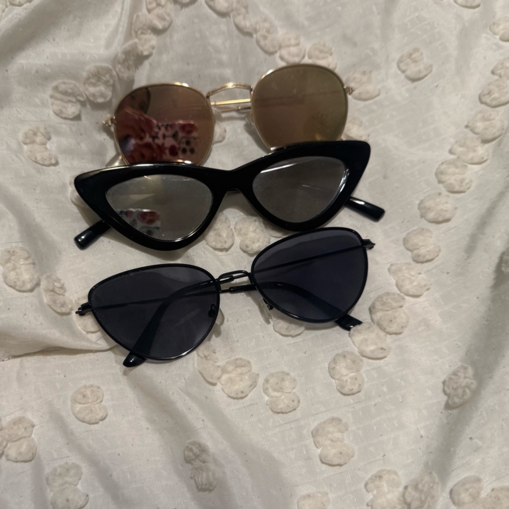 Stylish Black and Gold Women's Sunglasses